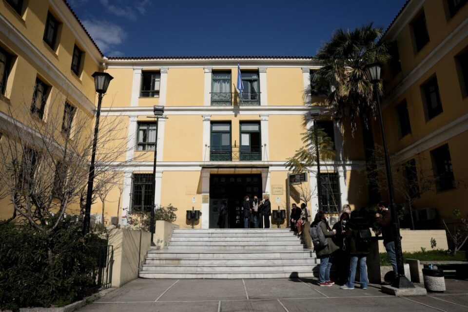 Υπόθεση νεκρού βρέφους στην Κυψέλη: Στα δικαστήρια σήμερα οι γονείς και ο Αφγανός